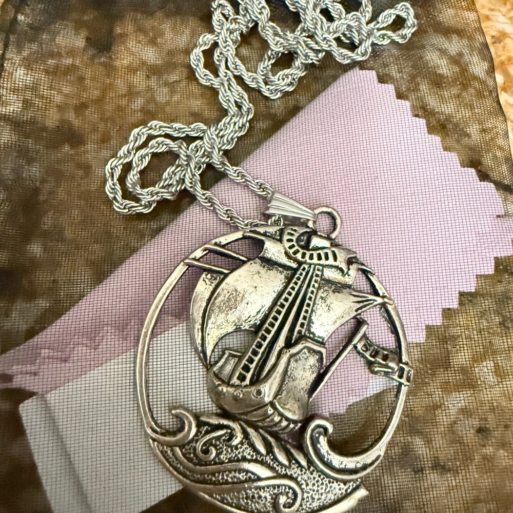 NWT pewter Nautical Pendant Necklace